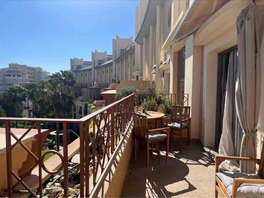 Apartment Family Friendly 2 Bedroom And 2 Bathroom Near The Beach *